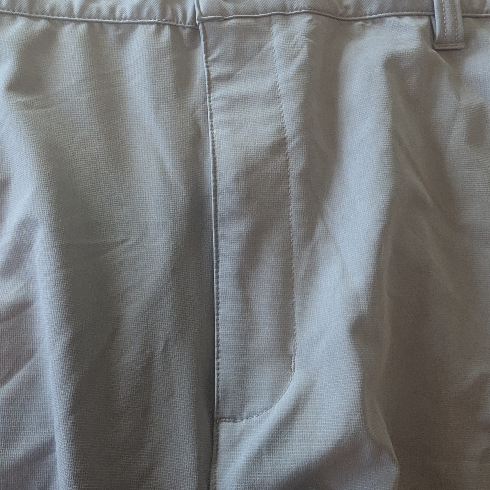 Reebok Mens Golf Shorts, Light Gray, Size 54